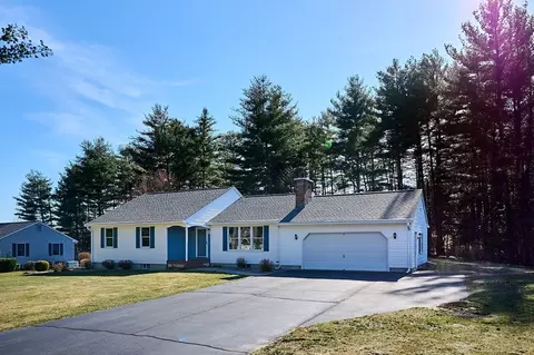 15 Hillside Meadows Dr, Southampton, MA 01073