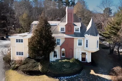 250 N Main St #6, Andover, MA 01810