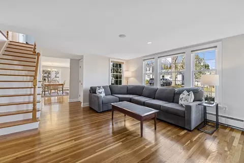 Living - 9 Beach St, Marblehead, MA 01945 photo 2 of 3
