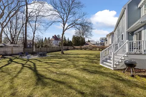 Exterior - 9 Beach St, Marblehead, MA 01945 photo 2 of 4