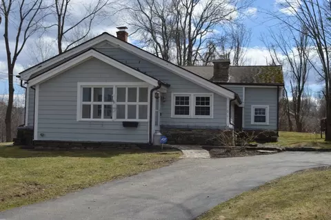 101 Putnam Hill Rd, Sutton, MA 01590 photo 2