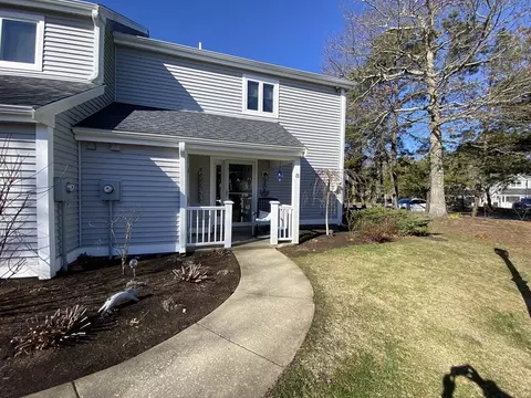8 Westcliff Dr #8, Plymouth, MA 02360