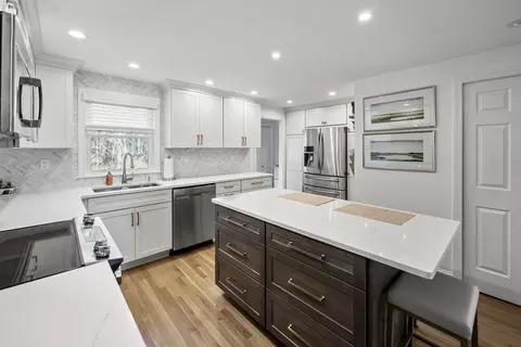 67 Village St #67, Easton, MA 02375