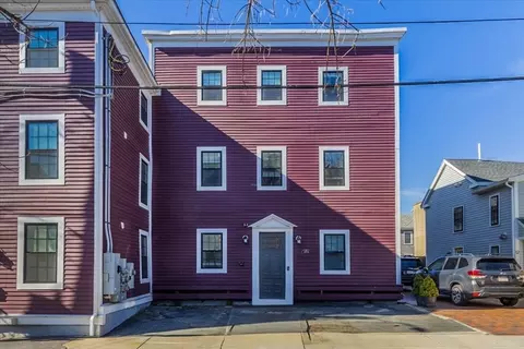 14 Daniels St #6, Salem, MA 01970