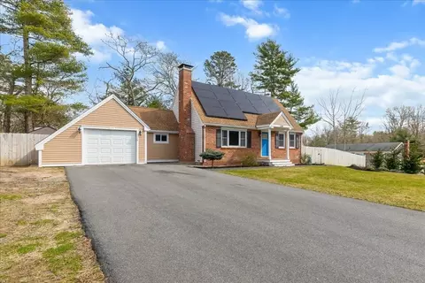 299 Cotuit Rd, Mashpee, MA 02649
