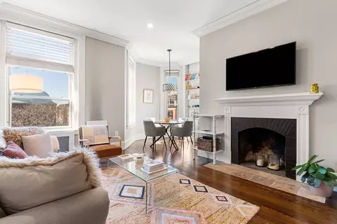 271 Dartmouth St #4I, Boston, MA 02116