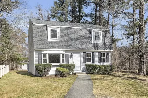 81 Oak Hill Rd, Westford, MA 01886