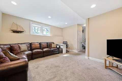 1 Bradley Woods Dr, Hingham, MA 02043 photo 5