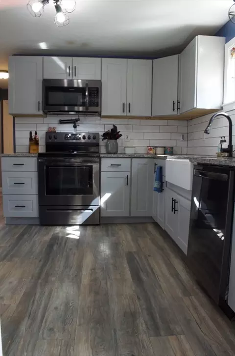Kitchen - 1 Mann St, Blackstone, MA 01504 photo 2 of 3
