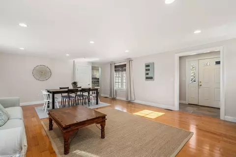 93 Pine St, Walpole, MA 02081 photo 6