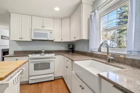93 Pine St, Walpole, MA 02081 photo 10
