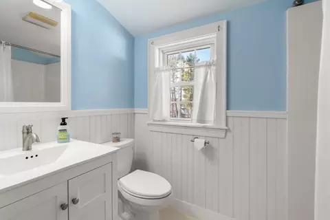 93 Pine St, Walpole, MA 02081 photo 19