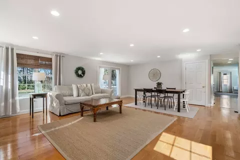 93 Pine St, Walpole, MA 02081 photo 5