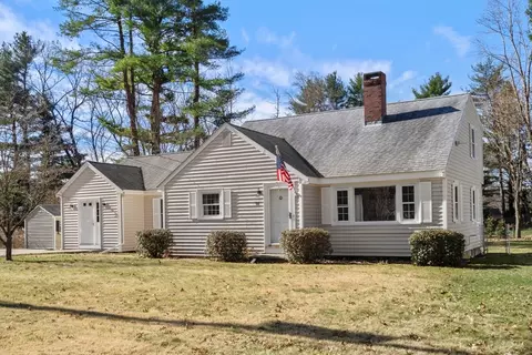 93 Pine St, Walpole, MA 02081