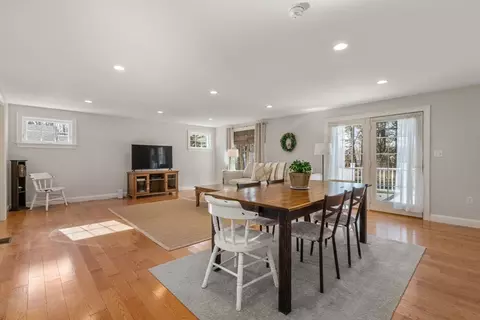 93 Pine St, Walpole, MA 02081 photo 4