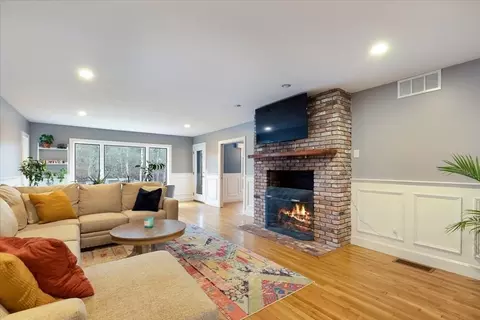 2 Mill Pond Cir, Bourne, MA 02532 photo 12