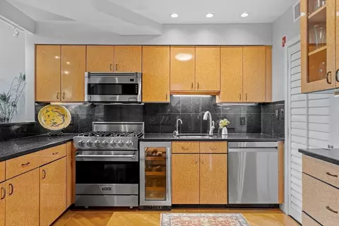 Kitchen - 66 Haskell St #PE, Beverly, MA 01915 photo 3 of 4
