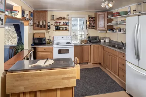 Kitchen - 23 Rose Point Ave, Wareham, MA 02576 photo 1 of 2