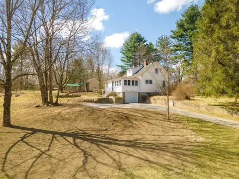 36 NW Main St, Douglas, MA 01516