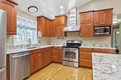 46 Third St, Worcester, MA 01602 photo 3