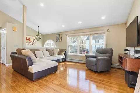 46 Third St, Worcester, MA 01602 photo 2