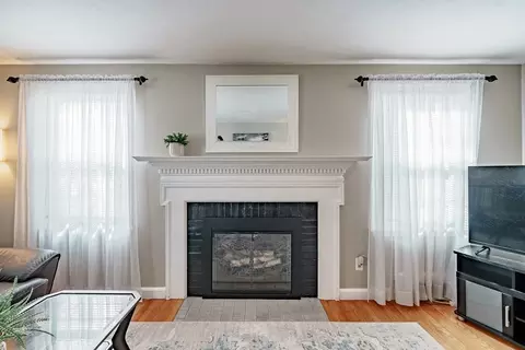 Living - 258 Ashley St, West Springfield, MA 01089 photo 5 of 5
