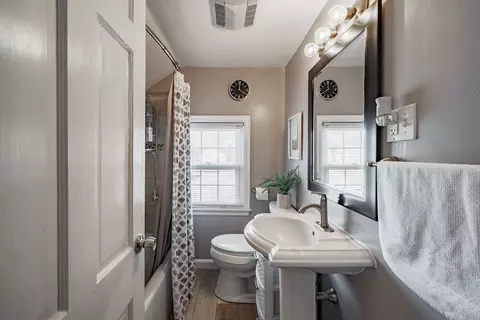 Bath - 258 Ashley St, West Springfield, MA 01089 photo 2 of 2