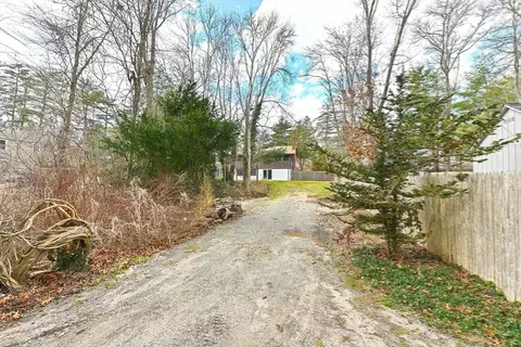 Exterior - 229 Lake Ave, Wareham, MA 02538 photo 6 of 7