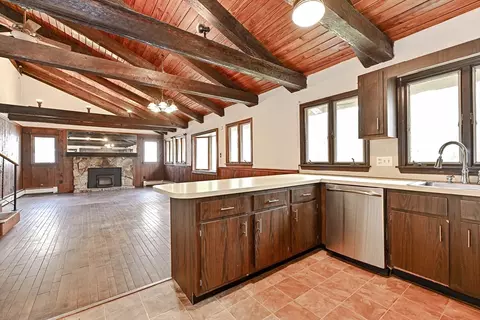 Kitchen - 229 Lake Ave, Wareham, MA 02538 photo 1 of 3