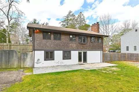 Exterior - 229 Lake Ave, Wareham, MA 02538 photo 4 of 7