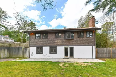 Exterior - 229 Lake Ave, Wareham, MA 02538 photo 3 of 7