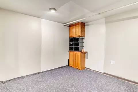 164 Phoenix Ter, Springfield, MA 01104 photo 32