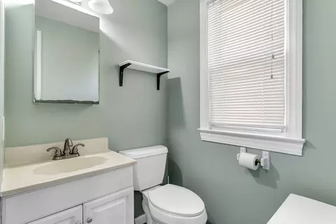 164 Phoenix Ter, Springfield, MA 01104 photo 16