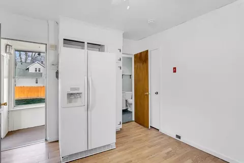 164 Phoenix Ter, Springfield, MA 01104 photo 14