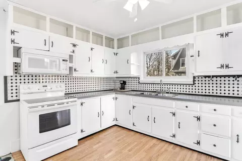164 Phoenix Ter, Springfield, MA 01104 photo 11