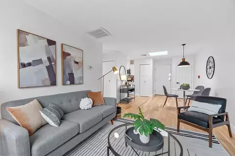 35 Desmoines #501, Quincy, MA 02169