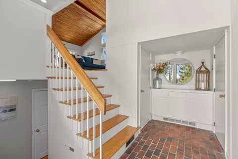 Entry Way - 13 Sand Dollar Ln, Mashpee, MA 02649 photo 2 of 5