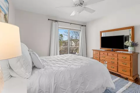 Bedroom - 13 Sand Dollar Ln, Mashpee, MA 02649 photo 3 of 9