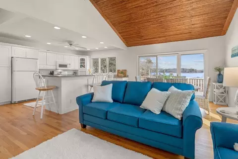 Living - 13 Sand Dollar Ln, Mashpee, MA 02649 photo 3 of 5
