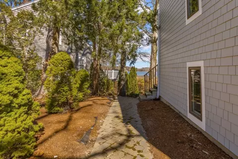 Exterior - 13 Sand Dollar Ln, Mashpee, MA 02649 photo 4 of 5