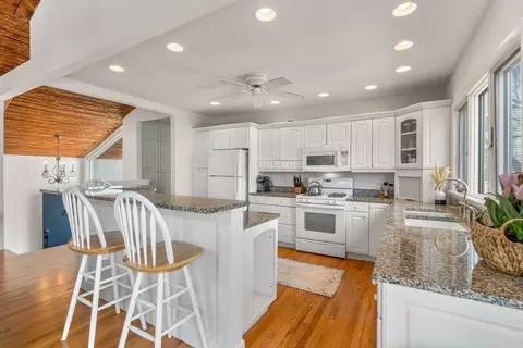 Kitchen - 13 Sand Dollar Ln, Mashpee, MA 02649 photo 3 of 5