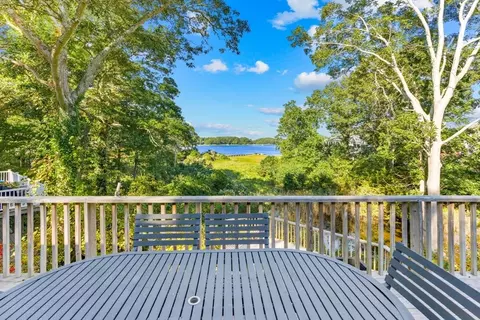 13 Sand Dollar Ln, Mashpee, MA 02649