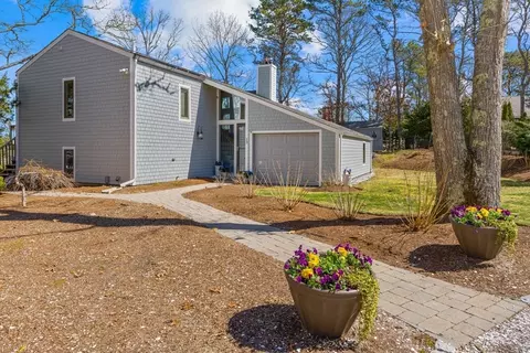 Exterior - 13 Sand Dollar Ln, Mashpee, MA 02649 photo 1 of 5