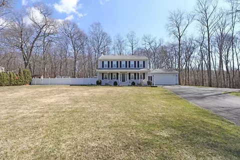 76 Ridge Ln, Swansea, MA 02777