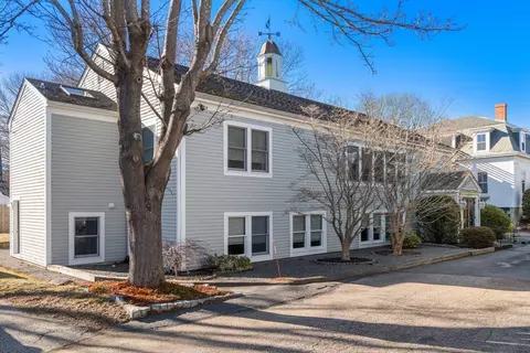 9 Broadway Ave #C, Rockport, MA 01966