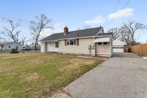 16 Fordham St, Springfield, MA 01104