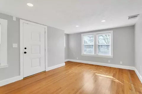 16 Fordham St, Springfield, MA 01104 photo 9