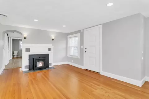 16 Fordham St, Springfield, MA 01104 photo 6