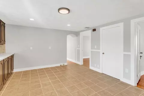 16 Fordham St, Springfield, MA 01104 photo 12