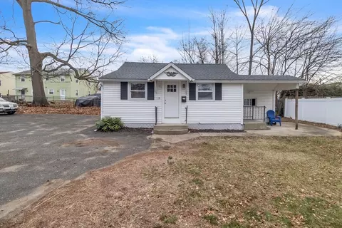 115 Santa Barbara St, Springfield, MA 01104